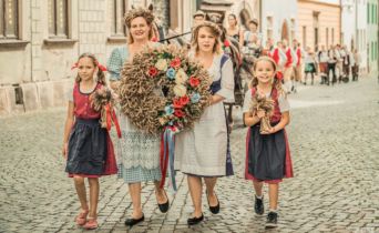 SLAMÁK – DOŽÍNKOVÉ A PIVNÍ SLAVNOSTI