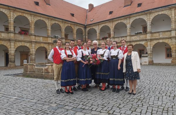 HŘEBEČSKÝ TANEČNÍ SOUBOR