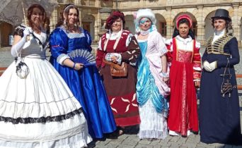 Proměny odívání v historickém vývoji