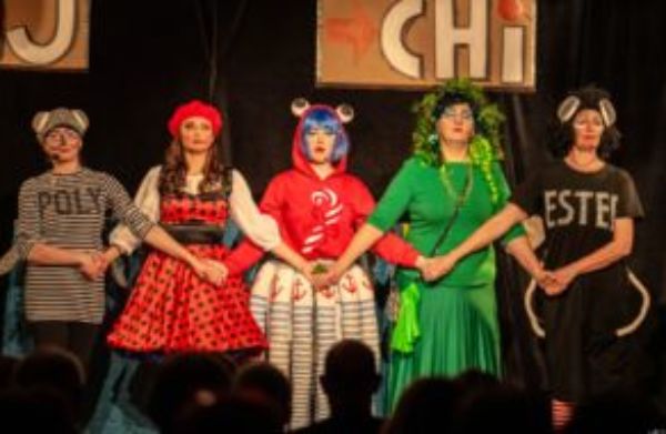 PARADAJZ PIKČR / Ančou do Prahy